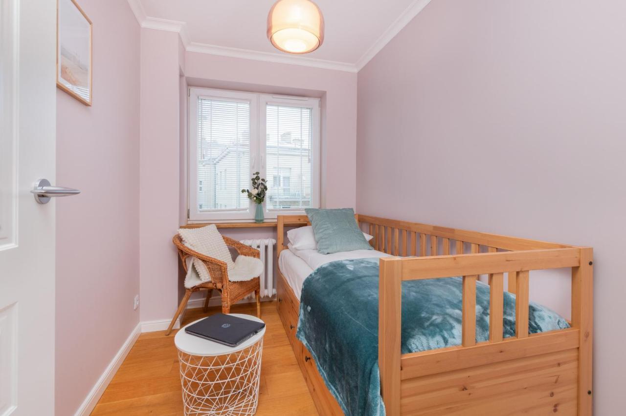 Cozy Pastel Two Bedroom Apartment In Central Gdynia By Noclegi Renters Eksteriør bilde