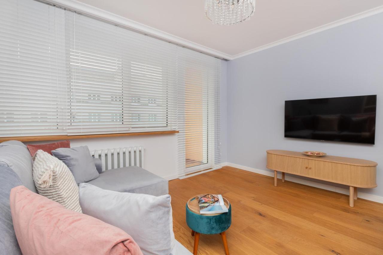 Cozy Pastel Two Bedroom Apartment In Central Gdynia By Noclegi Renters Eksteriør bilde